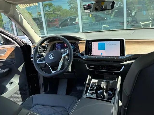 2026 Volkswagen Atlas SE with Technology