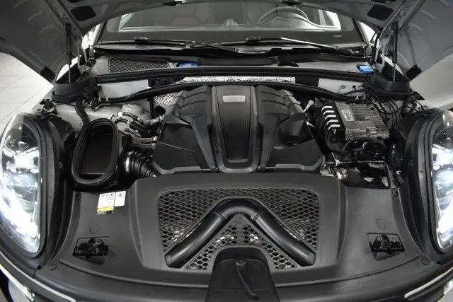 2022 Porsche Macan S