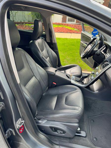 2016 Volvo XC60 T5 Drive-E Premier