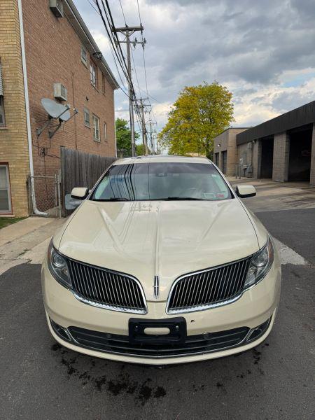 2014 Lincoln MKS Base