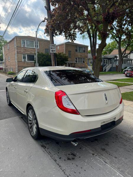 2014 Lincoln MKS Base