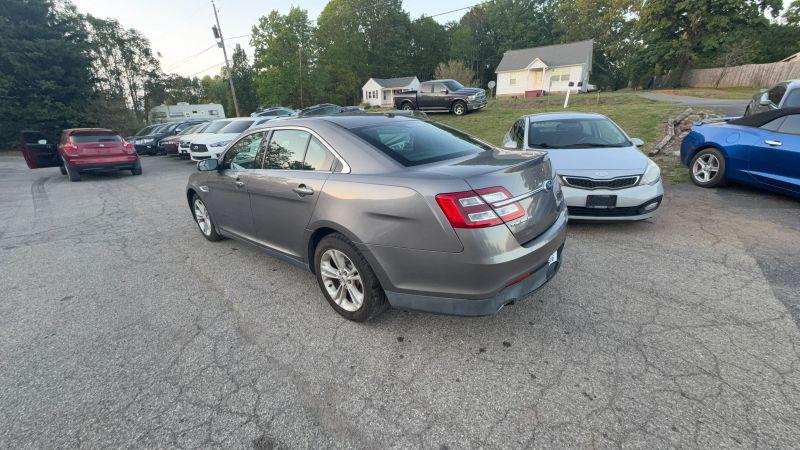 2013 Ford Taurus SEL
