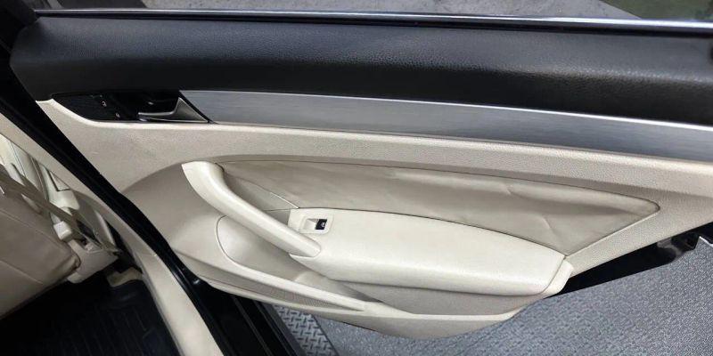 2013 Volkswagen Passat 2.5L SE