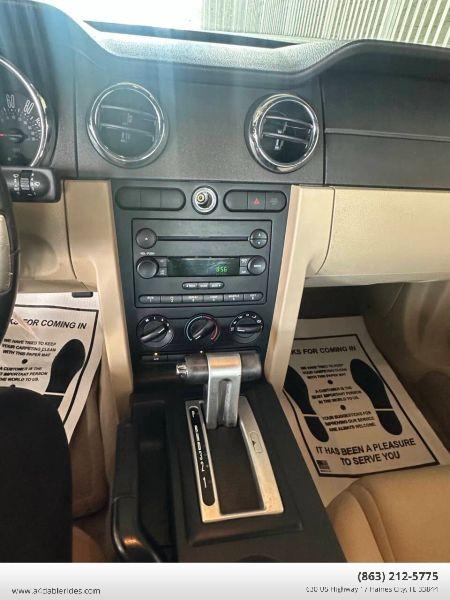 2005 Ford Mustang Deluxe