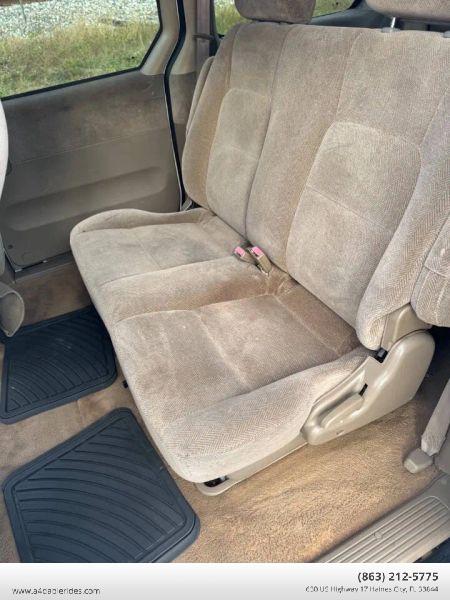 2003 Kia Sedona LX