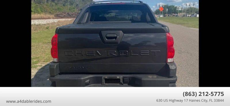2003 Chevrolet Avalanche Base