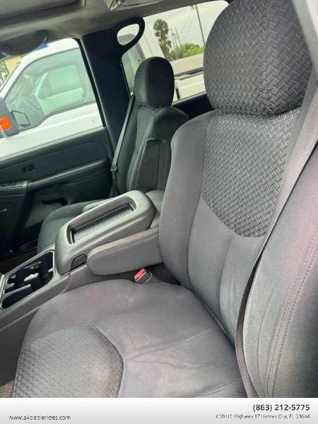 2003 Chevrolet Avalanche Base