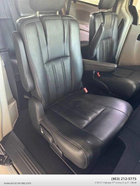 2016 Chrysler Town & Country Touring