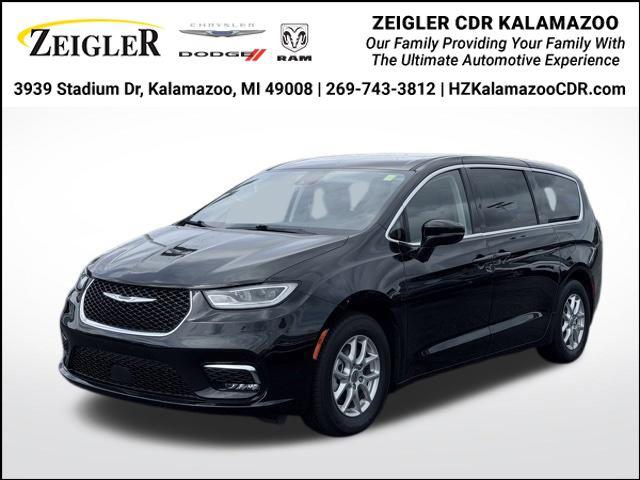 2024 Chrysler Pacifica Touring L for sale in Kalamazoo, MI