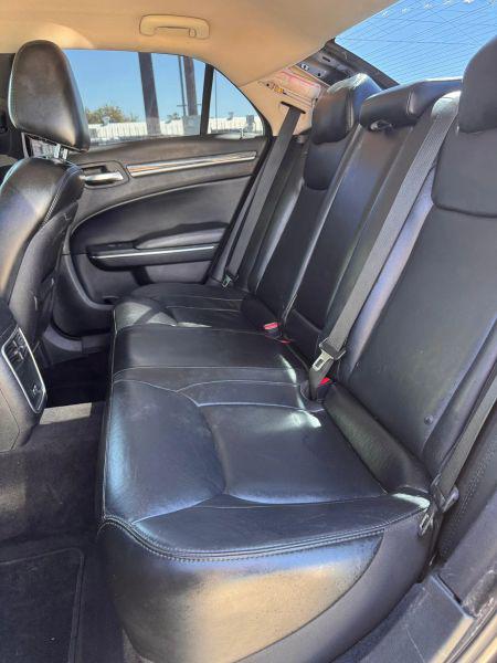 2016 Chrysler 300 Limited