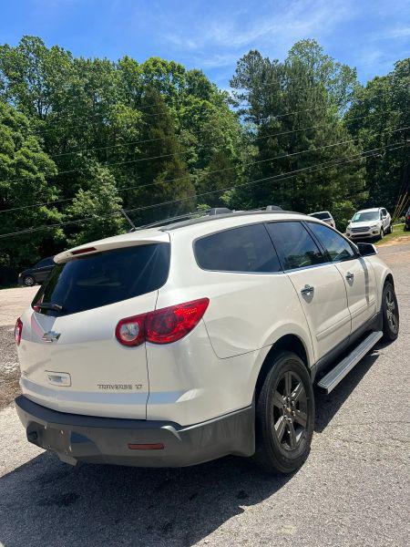 2011 Chevrolet Traverse 2LT