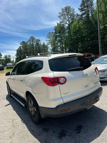 2011 Chevrolet Traverse 2LT