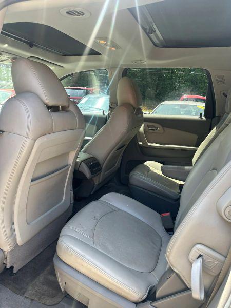 2011 Chevrolet Traverse 2LT