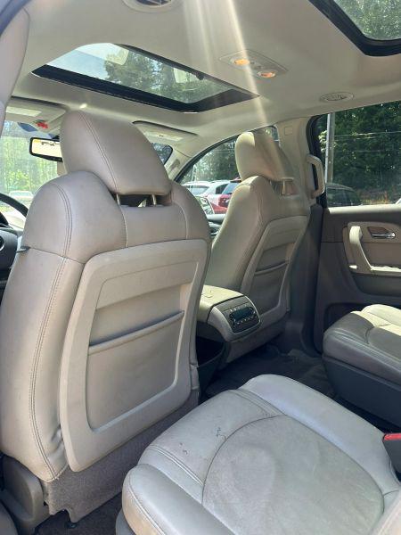 2011 Chevrolet Traverse 2LT