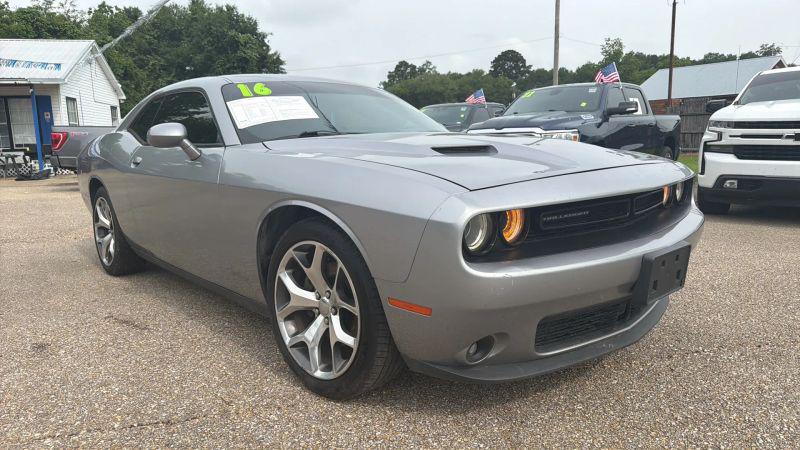 2016 Dodge Challenger SXT Plus