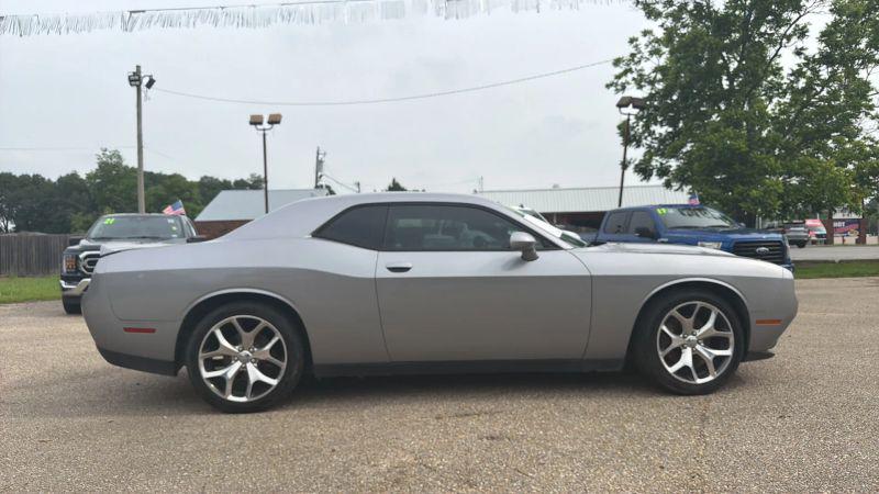 2016 Dodge Challenger SXT Plus