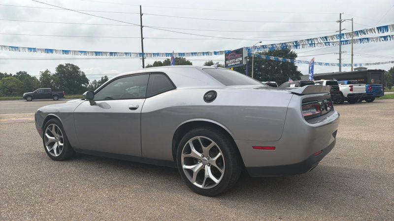 2016 Dodge Challenger SXT Plus