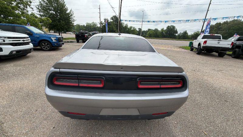 2016 Dodge Challenger SXT Plus