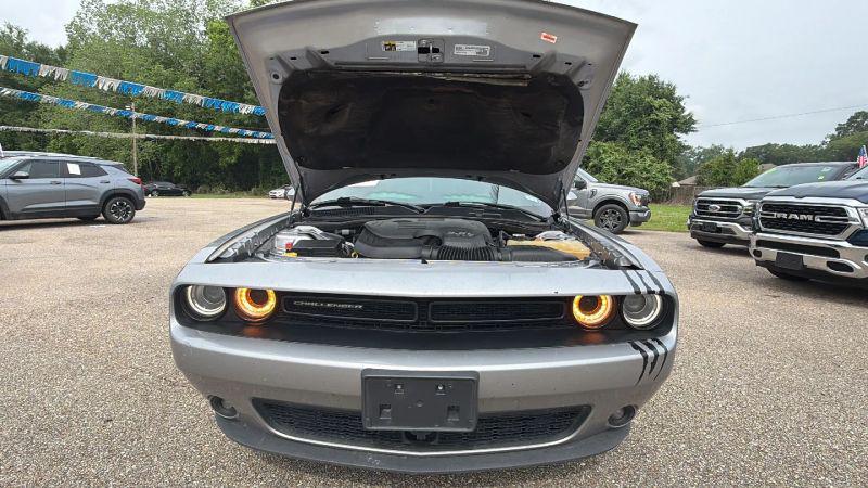 2016 Dodge Challenger SXT Plus