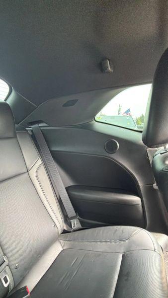 2016 Dodge Challenger SXT Plus