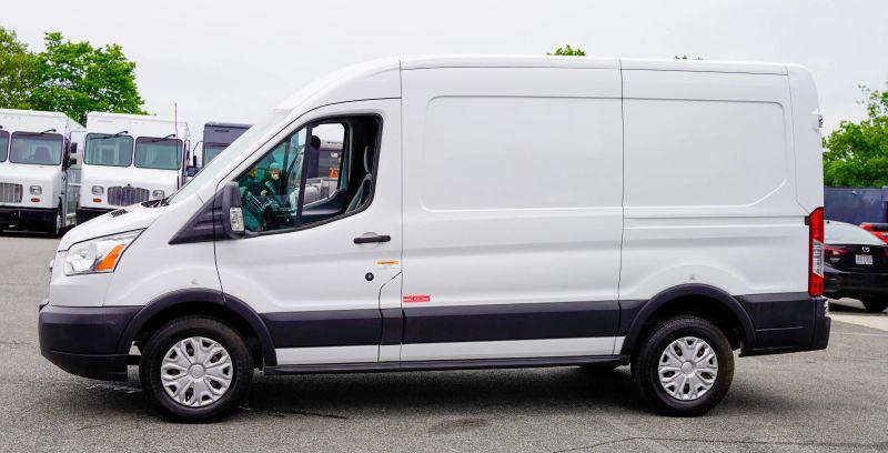 2018 Ford Transit Medium Roof w/Sliding Side Door w/RWB