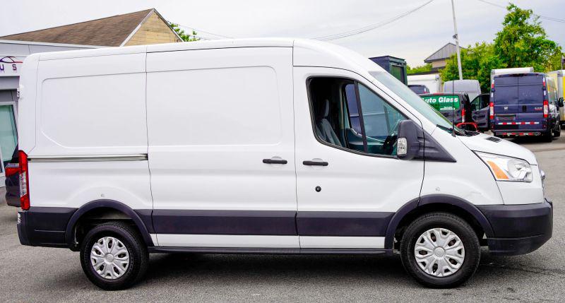2018 Ford Transit Medium Roof w/Sliding Side Door w/RWB