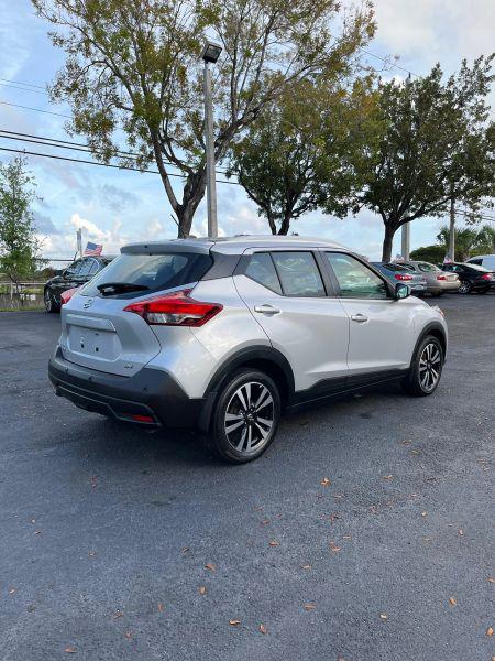 2020 Nissan Kicks SV Xtronic CVT