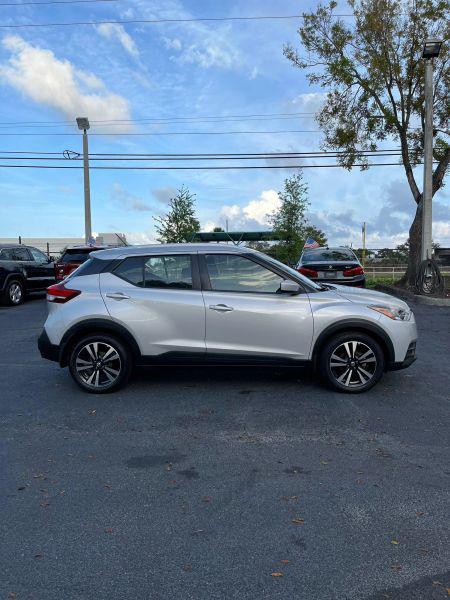 2020 Nissan Kicks SV Xtronic CVT