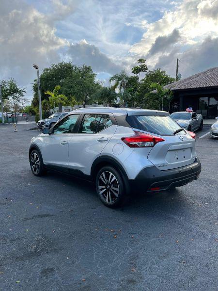 2020 Nissan Kicks SV Xtronic CVT