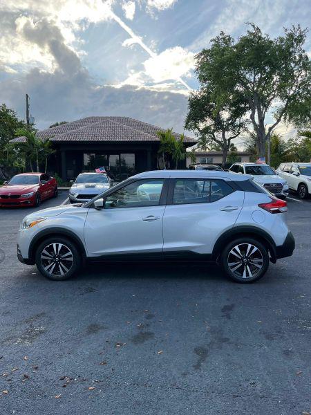 2020 Nissan Kicks SV Xtronic CVT
