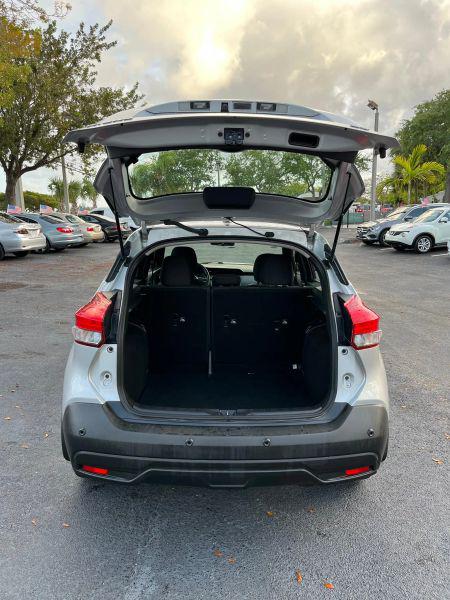 2020 Nissan Kicks SV Xtronic CVT