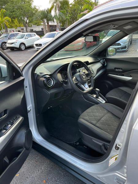 2020 Nissan Kicks SV Xtronic CVT