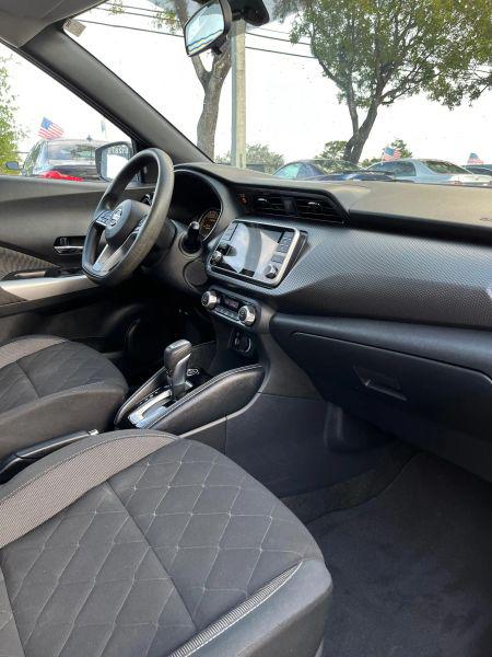 2020 Nissan Kicks SV Xtronic CVT