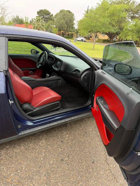 2016 Dodge Challenger SXT Plus