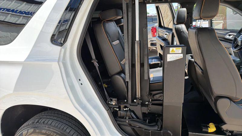 2022 GMC Yukon 4WD AT4