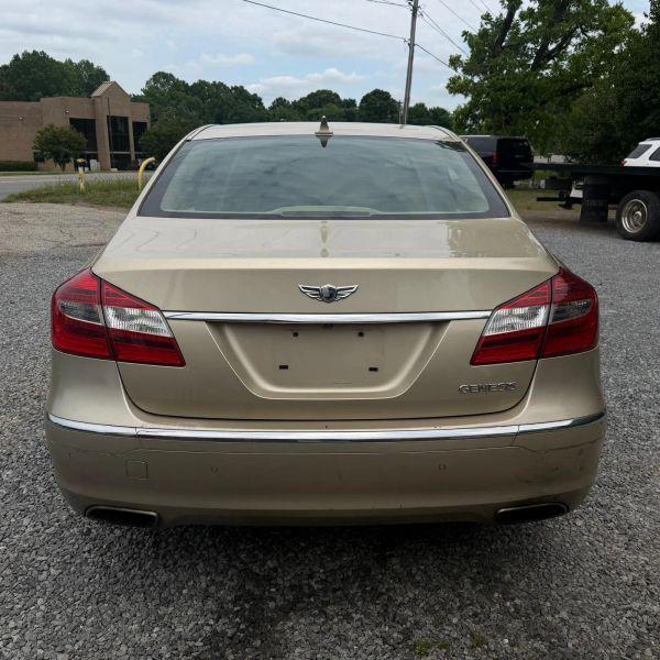 2012 Hyundai Genesis 3.8