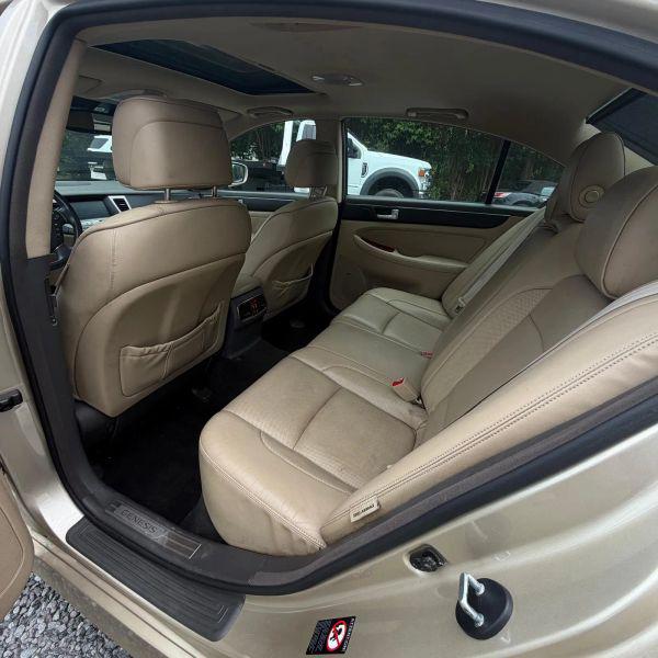 2012 Hyundai Genesis 3.8