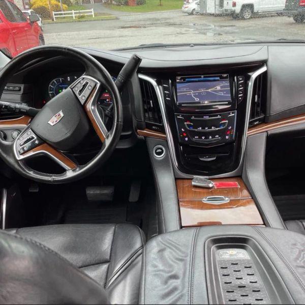 2017 Cadillac Escalade ESV Luxury