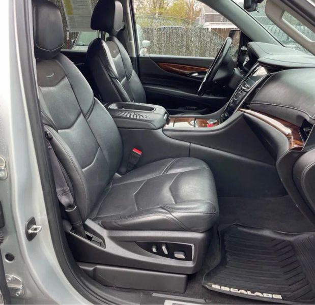 2017 Cadillac Escalade ESV Luxury