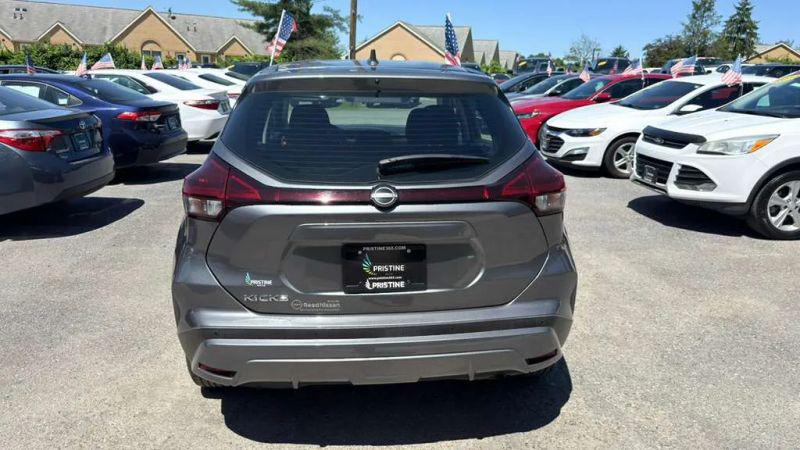2022 Nissan Kicks S Xtronic CVT