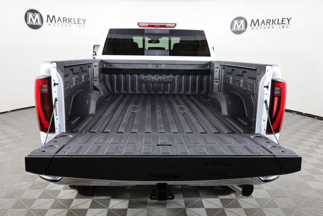2026 GMC Sierra 2500HD Crew Cab, Standard Bed, SLT, 4WD