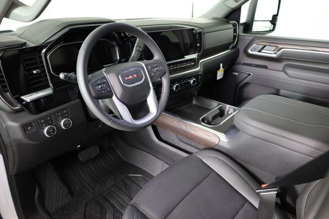 2026 GMC Sierra 2500HD Crew Cab, Standard Bed, SLT, 4WD