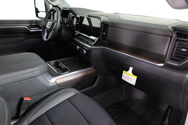 2026 GMC Sierra 2500HD Crew Cab, Standard Bed, SLT, 4WD