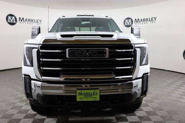 2026 GMC Sierra 2500HD Crew Cab, Standard Bed, SLT, 4WD