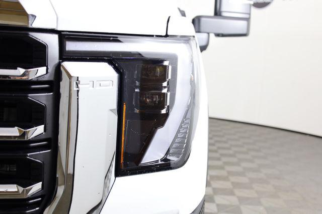 2026 GMC Sierra 2500HD Crew Cab, Standard Bed, SLT, 4WD