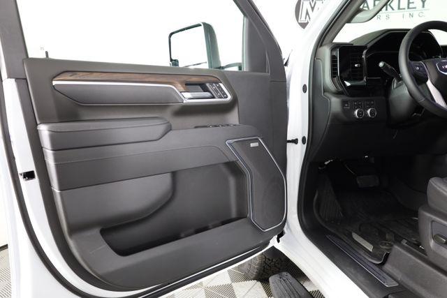 2026 GMC Sierra 2500HD Crew Cab, Standard Bed, SLT, 4WD