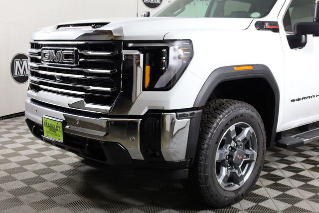 2026 GMC Sierra 2500HD Crew Cab, Standard Bed, SLT, 4WD