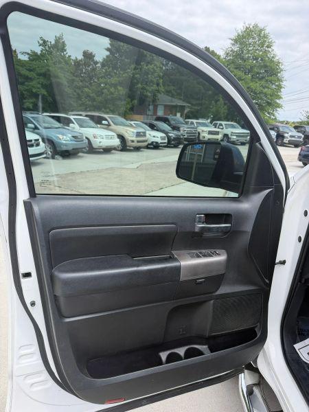2012 Toyota Tundra Grade 5.7L V8