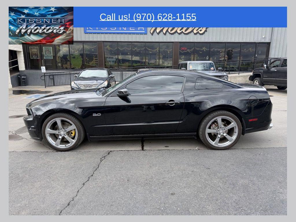 2013 Ford Mustang GT Premium's photo