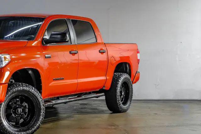 2017 Toyota Tundra SR5 5.7L V8
